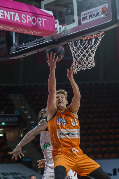 教练通过合 教练通过合